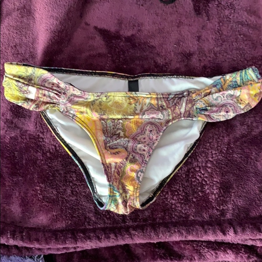 VS Bikini Bottom